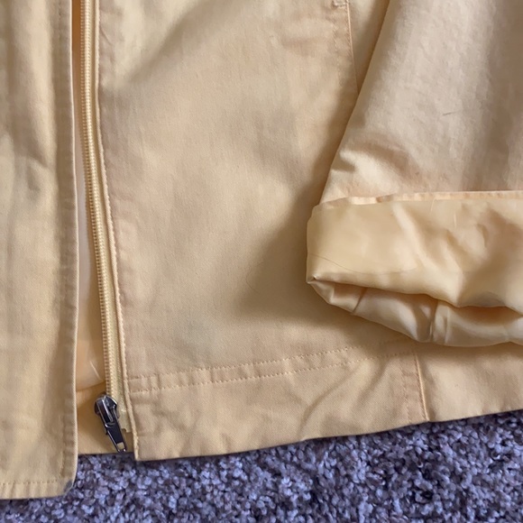 Yellow fall jacket - Picture 3 of 4
